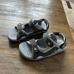 Columbia Kids' Black and Grey Sandals size 1